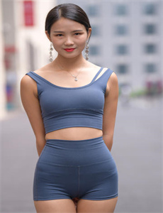 家里没人半夜就和姐姐睡了,东热在线